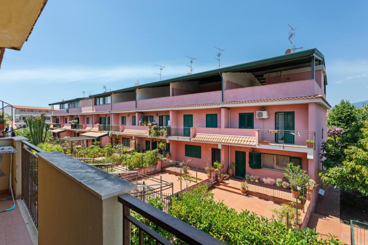 Giardini Naxos Bright Apartments With Balcony Zewnętrze zdjęcie