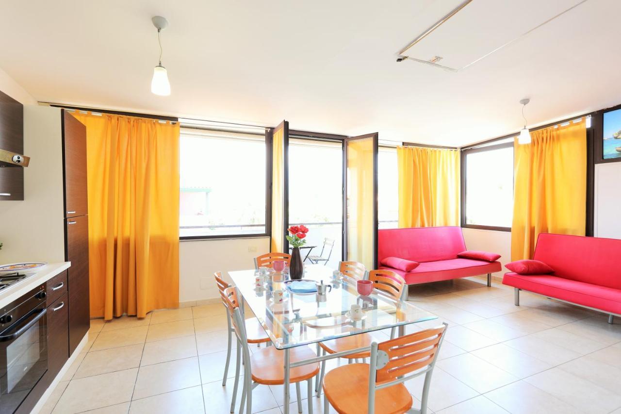 Giardini Naxos Bright Apartments With Balcony Zewnętrze zdjęcie